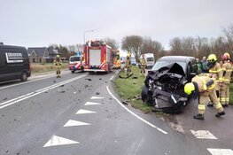 Botsing tussen auto en camper op Texelse Pontweg