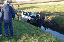 Bestelbus te water in Den Hoorn