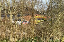 Auto crasht in Den Burg, bestuurder naar ziekenhuis